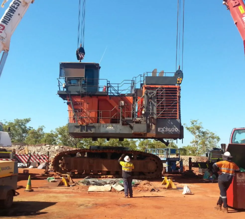 Bearing change on heavy mining equipment