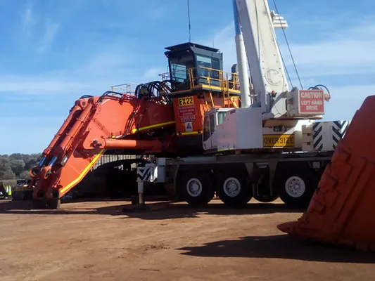 Hitachi 3600 Rebuild and Mobilization to site — photo 17